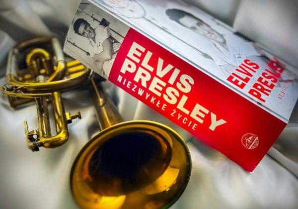 Elvis Presley. Niezwykłe życie –  Beata Pawlikowska  książka z autografem