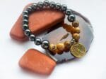 Bransoletka z Hematytu i z jaspisu z przywieszką wir