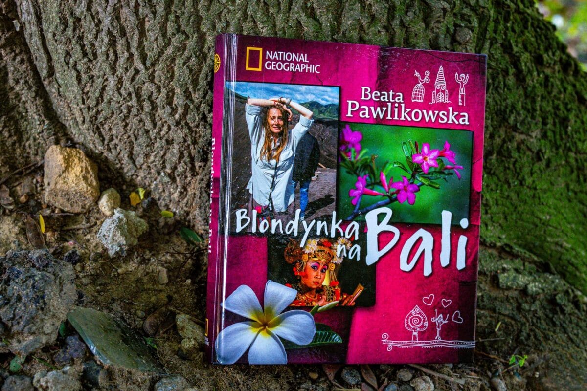 Kolekcjonerskie wydanie„Blondynka na Bali” Beaty Pawlikowskiej - obrazek 2