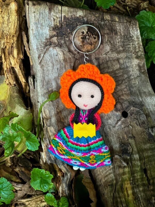 Pomarańczowa lalka brelok z Peru