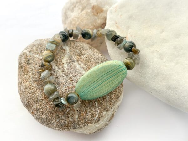 Bransoletka z Drewna bukowego , labradorytu i tygrysiego oka