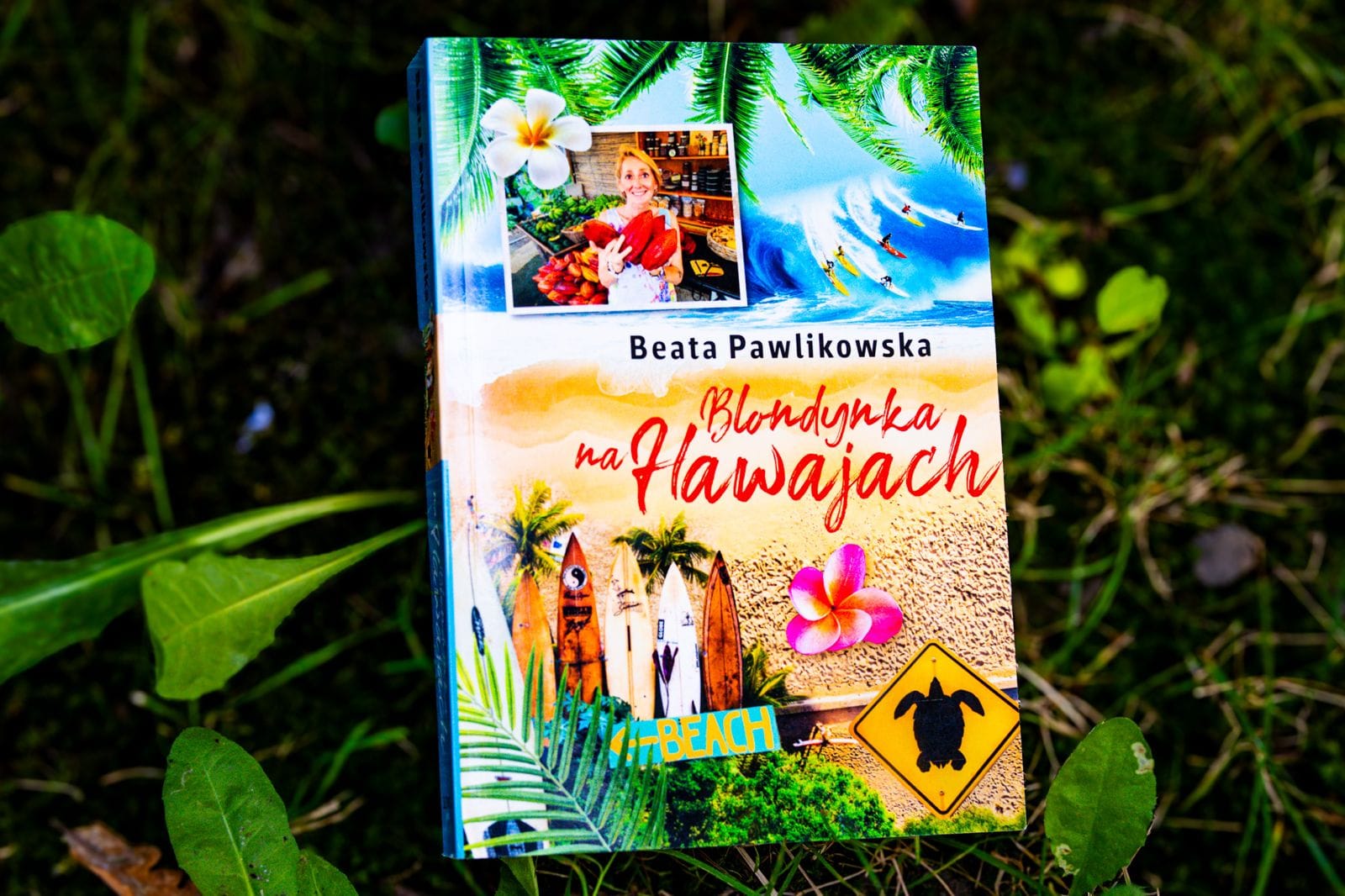 PHOTO-2025-08-17-08-53-59-2 Blondynka na Hawajach książka z autografem Beaty Pawlikowskiej - obrazek 1