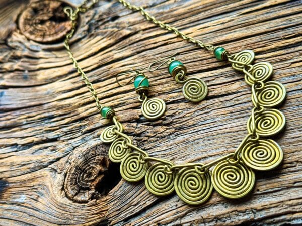 Ręcznie robiony naszyjnik z brązu z kolczykami – komplet