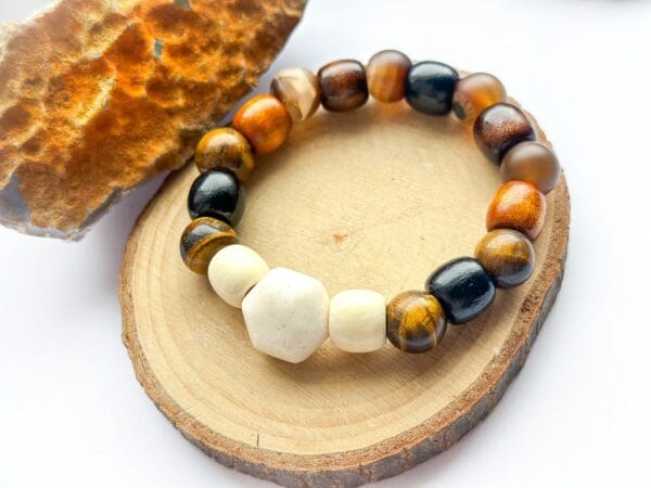 Bransoletka z Tygrysim Okiem i Białym Jadeitem z Drewnianymi Koralikami